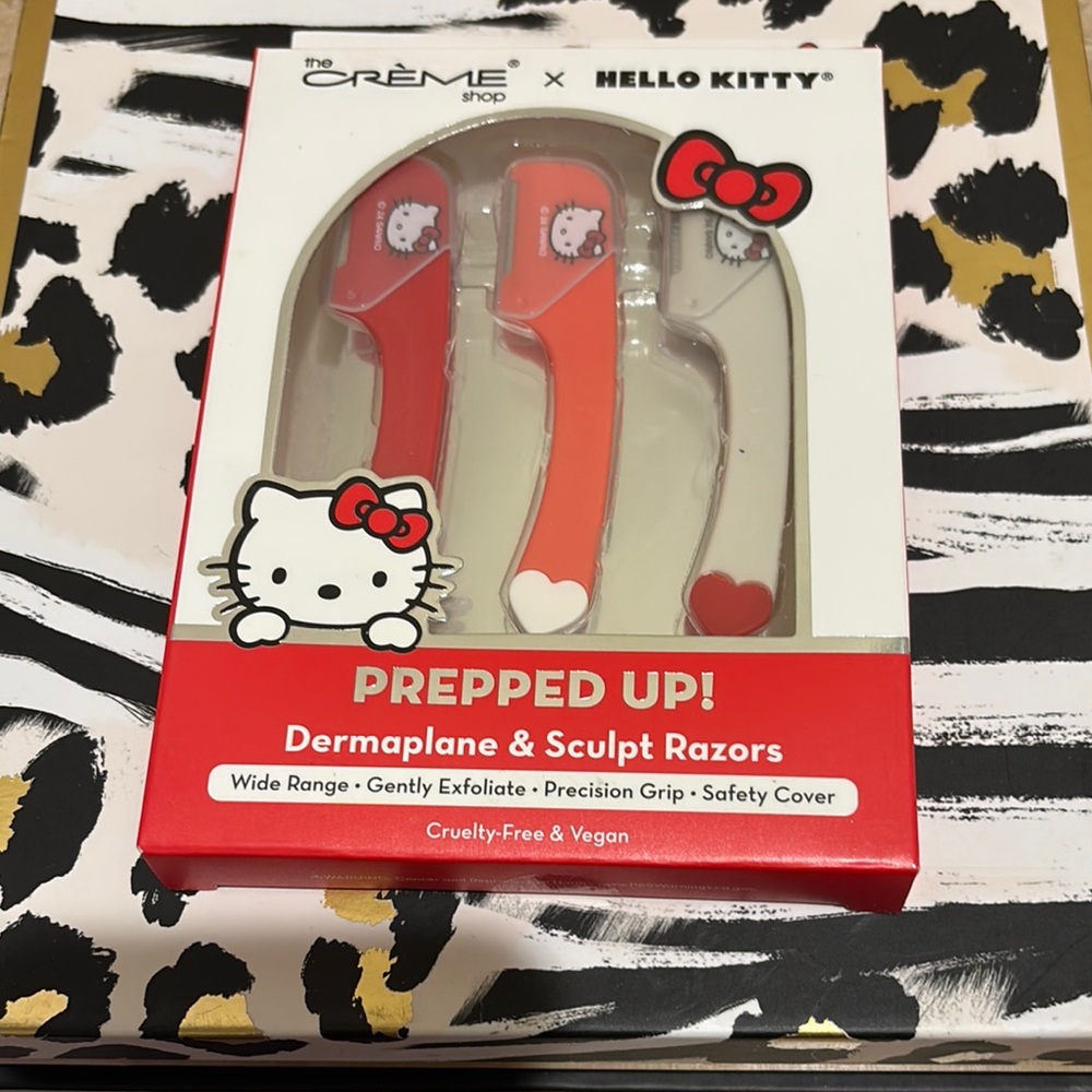Hello Kitty Dermaplane & Sculpt Razors - Picture 2 of 3